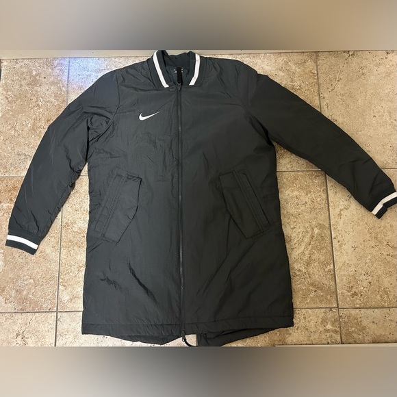 Nike Women's Softball Stock Dugout Jacket Coat Size Medium Grey DC9103-060 NEW! - Picture 1 of 3